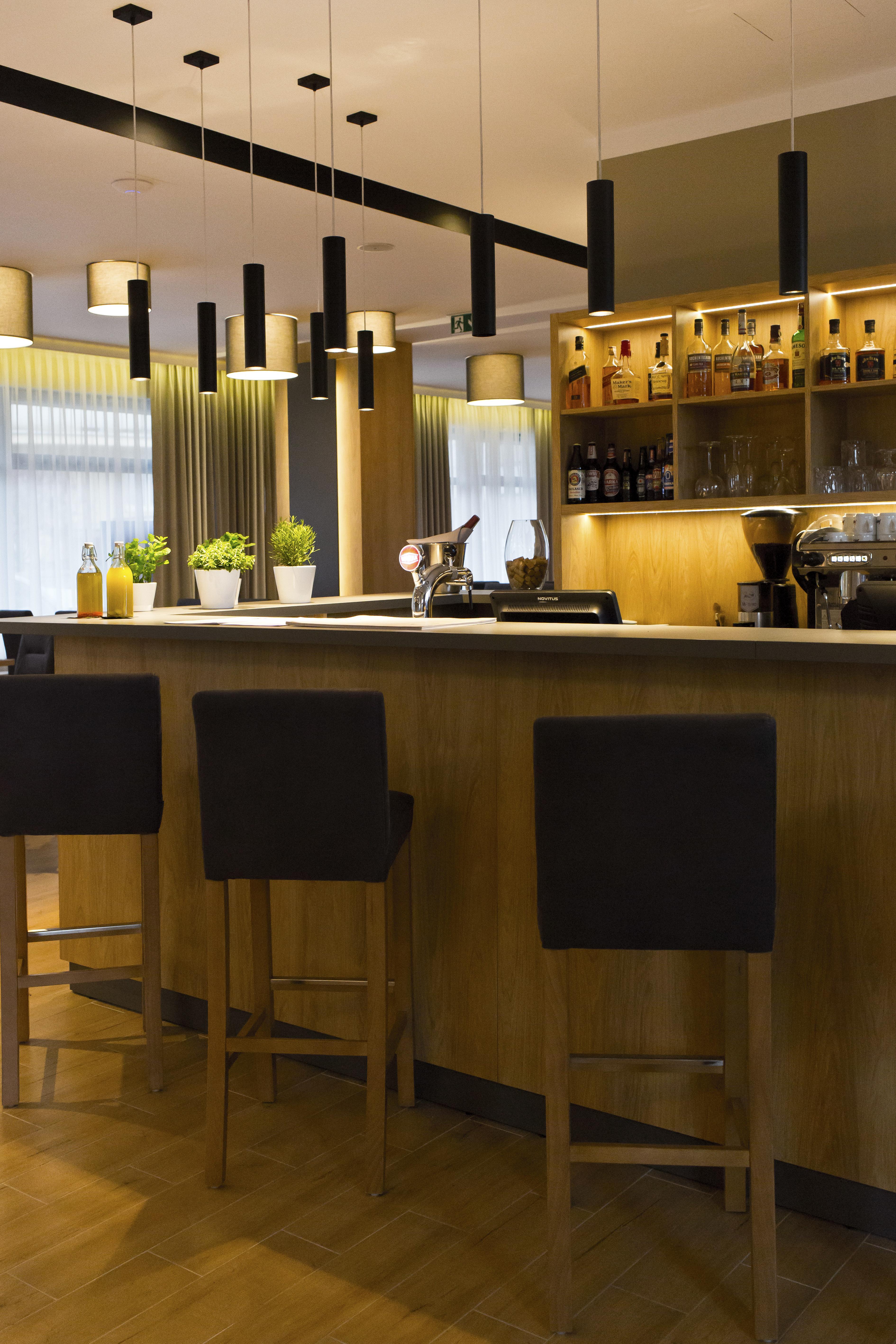 Hotel Conrad Comfort Краков Экстерьер фото