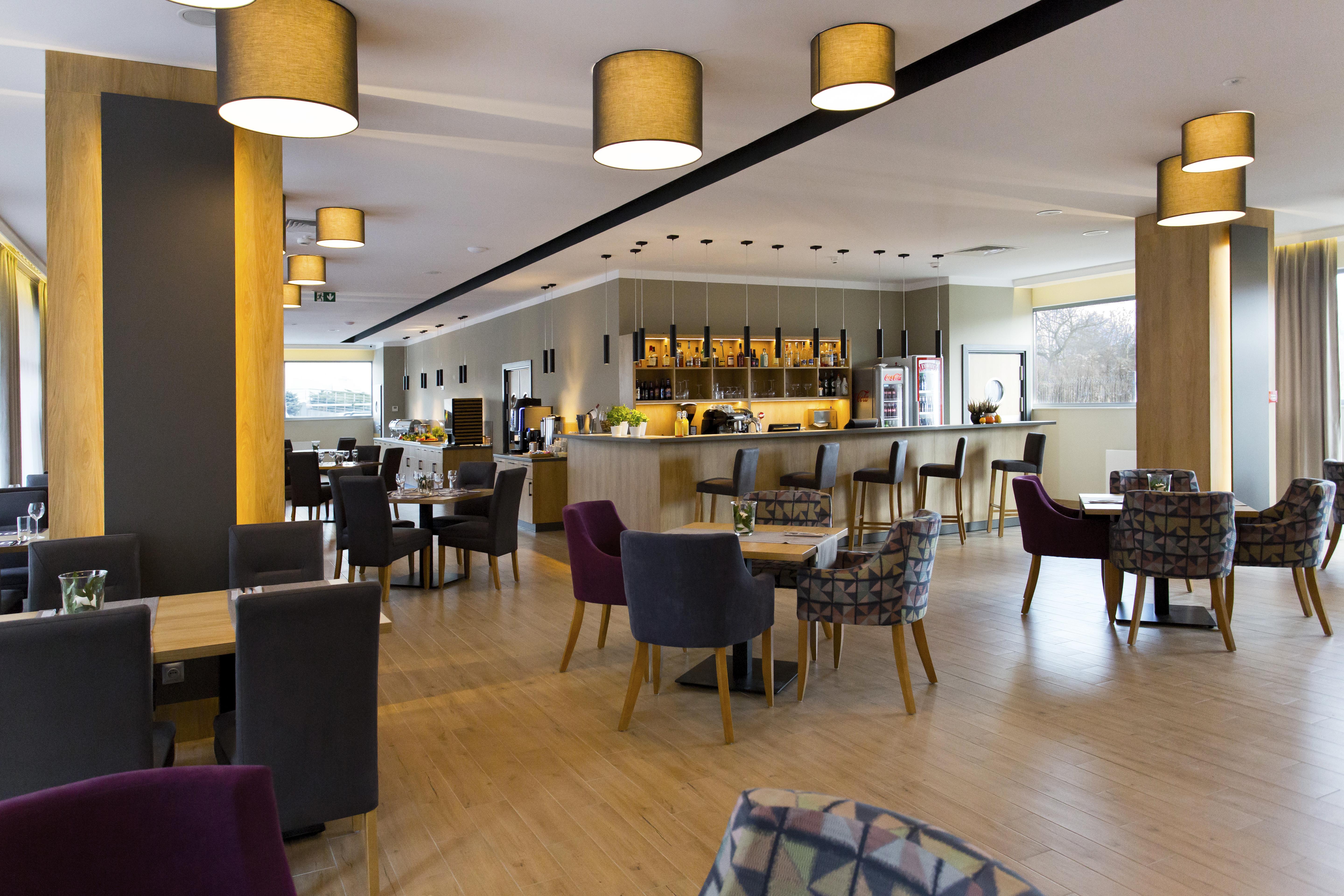 Hotel Conrad Comfort Краков Экстерьер фото