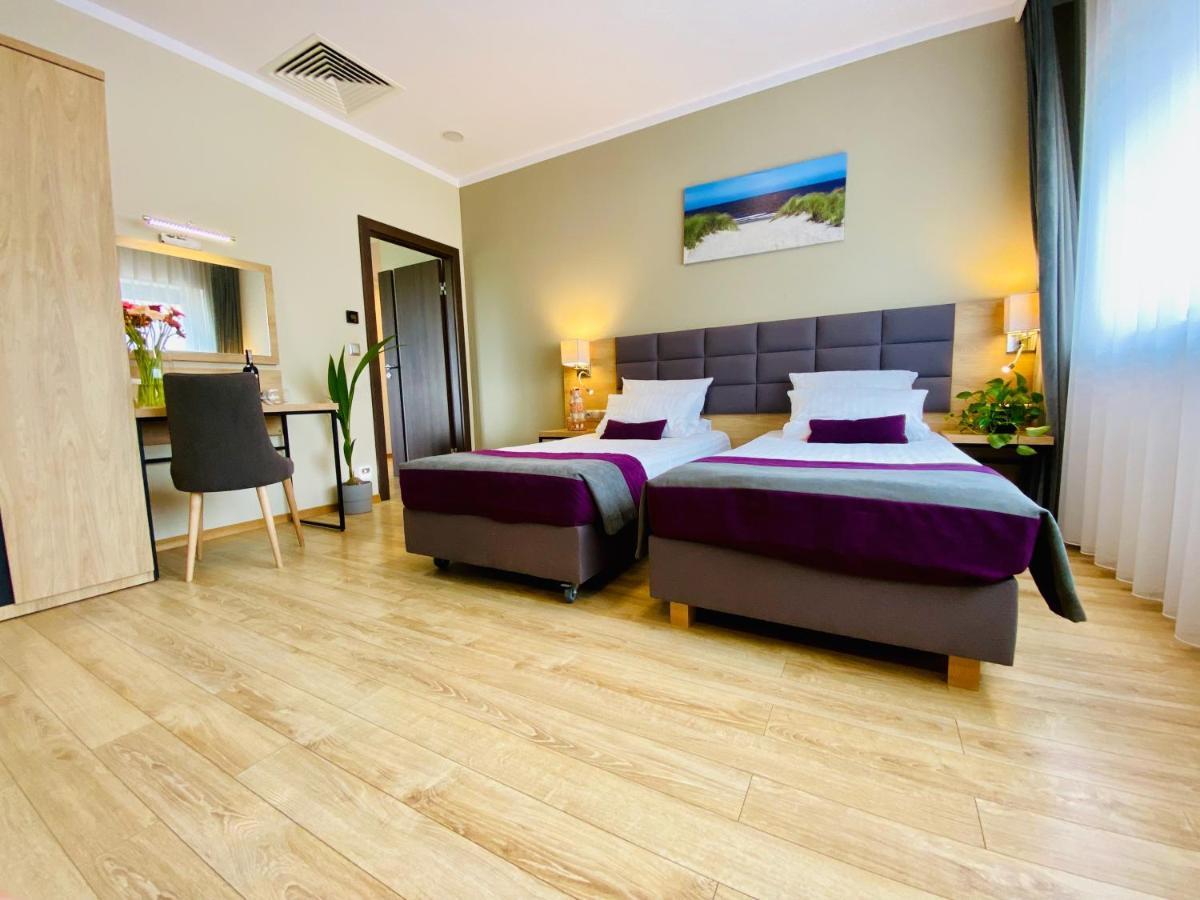 Hotel Conrad Comfort Краков Экстерьер фото