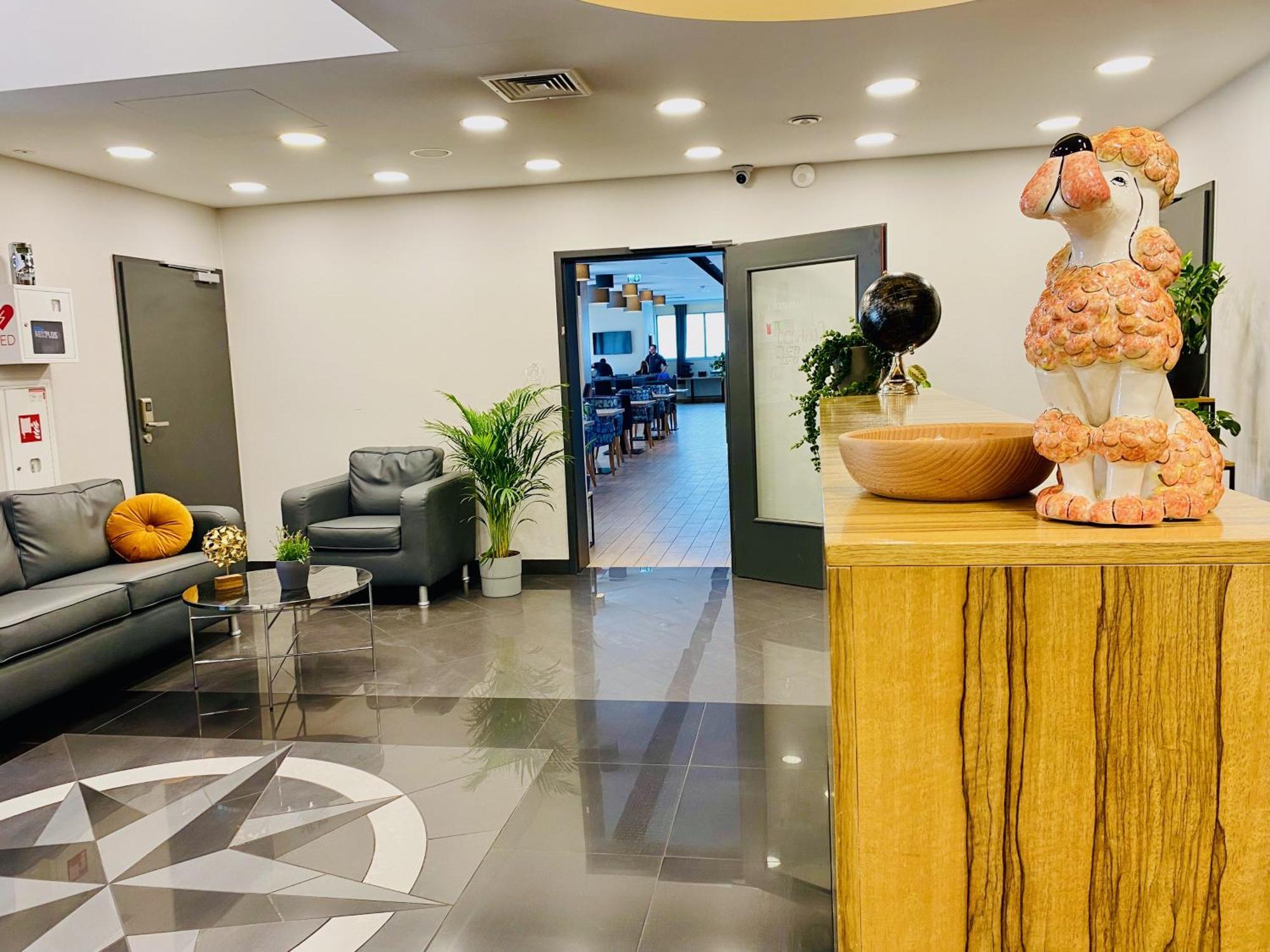Hotel Conrad Comfort Краков Экстерьер фото