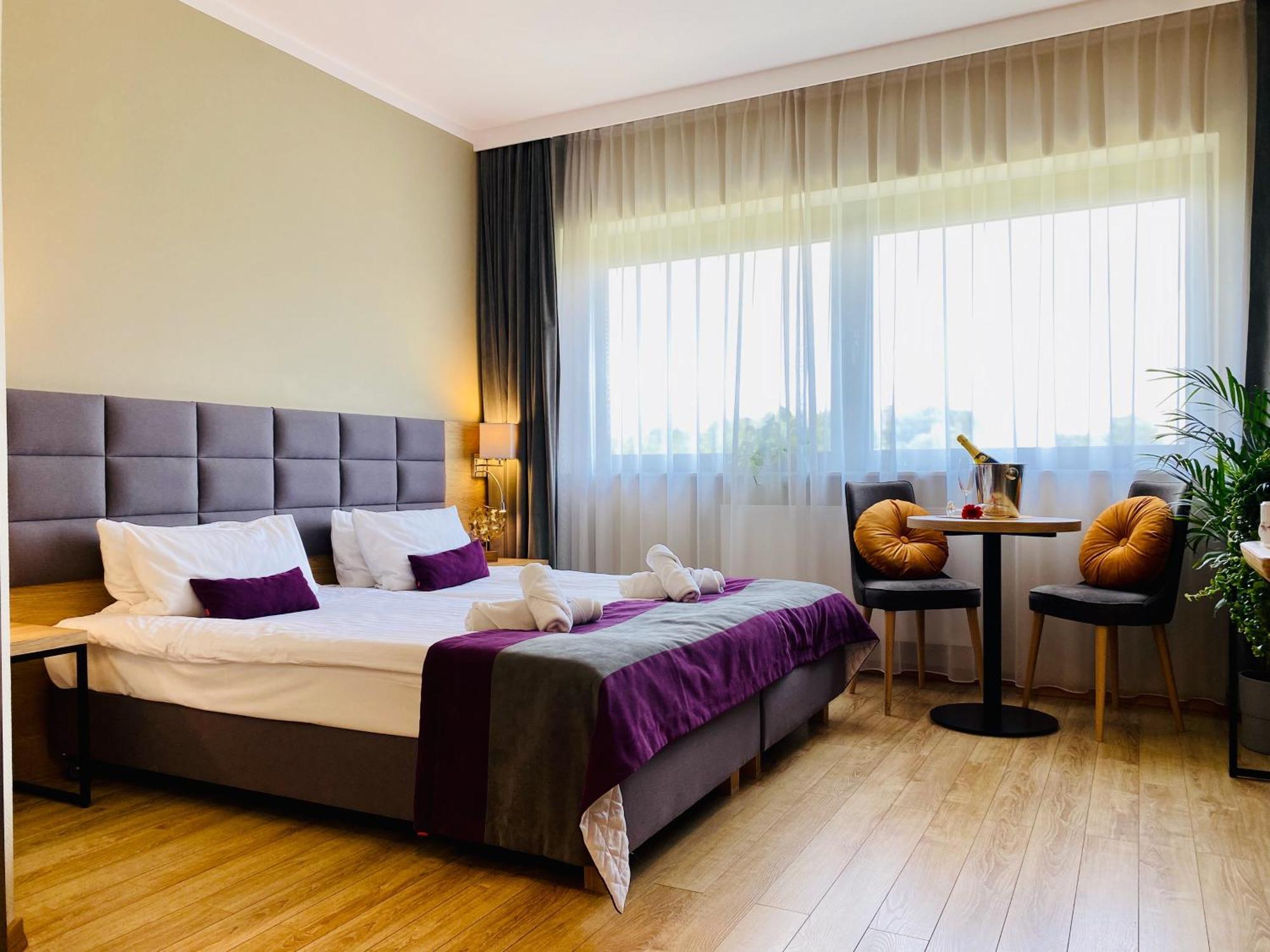 Hotel Conrad Comfort Краков Экстерьер фото