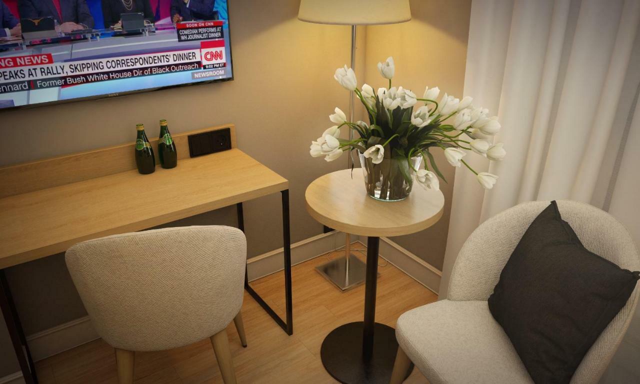 Hotel Conrad Comfort Краков Экстерьер фото